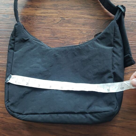 BAGGU Womens Black Chic Edgy Feminine Retro Nylon Adjustable Small Shoulder Bag - Picture 2 of 5
